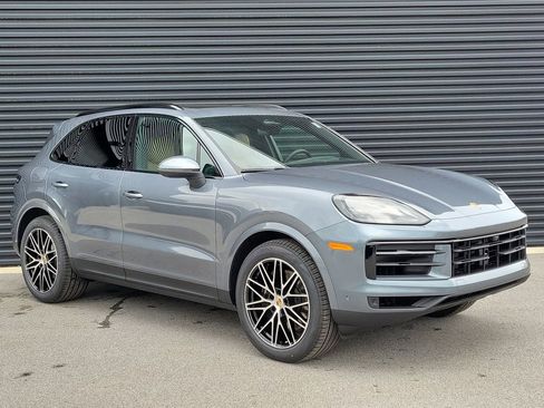 New 2026 Porsche Cayenne Base image 9