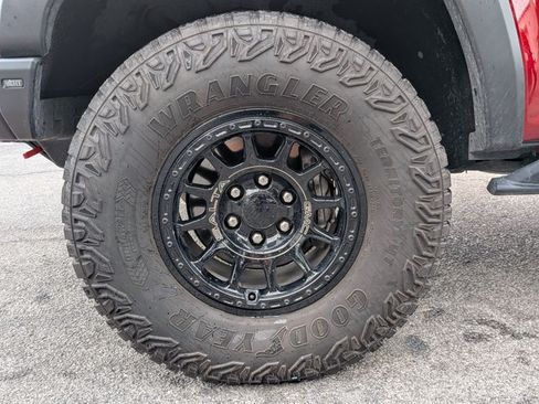 Used 2024 GMC Canyon AT4X w/ AT4X AEV Edition AWD/4WD image 22