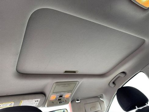 Used 2012 Chevrolet Captiva Sport LT image 10