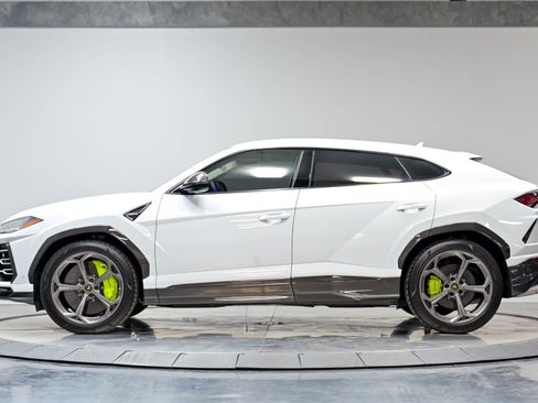 Used 2020 Lamborghini Urus AWD/4WD image 46