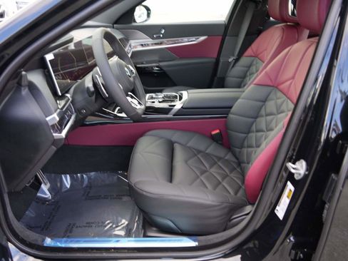 New 2026 BMW 740i w/ Premium Package image 17