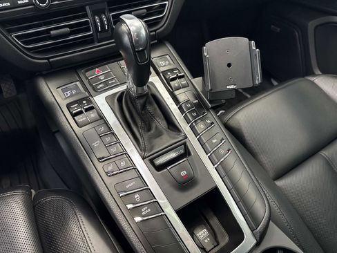 Used 2020 Porsche Macan S AWD/4WD image 25