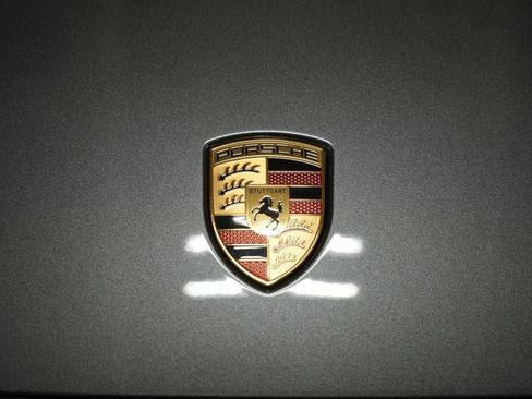 Certified 2025 Porsche Cayenne AWD/4WD image 28
