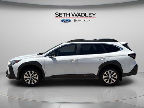 Used 2025 Subaru Outback Premium AWD/4WD image 4