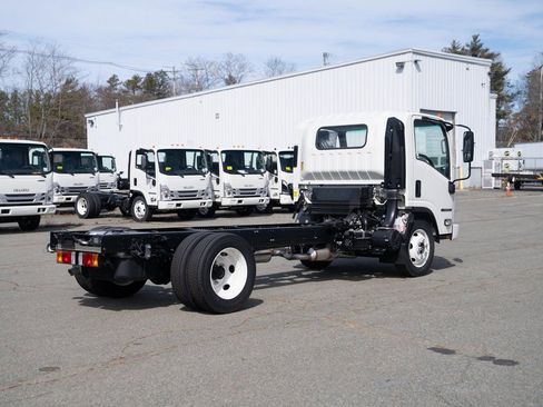 New 2024 Isuzu NPR image 5