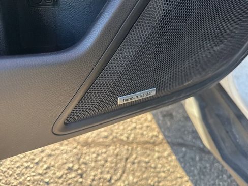 Used 2024 Subaru Outback Onyx Edition image 9