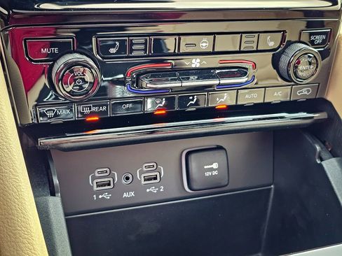 New 2025 Jeep Grand Cherokee Limited image 28