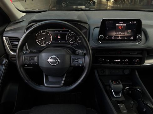 Used 2025 Nissan Rogue SV FWD image 14