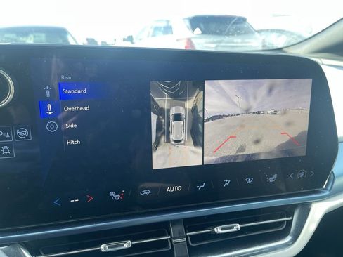 Used 2025 Chevrolet Equinox EV LT image 26