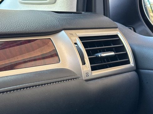 Used 2018 Lexus GX 460 Luxury w/ Preferred Accessory Package AWD/4WD image 29