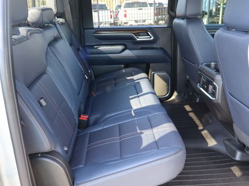 Used 2024 Chevrolet Silverado 2500 High Country w/ High Country Premium Package image 38