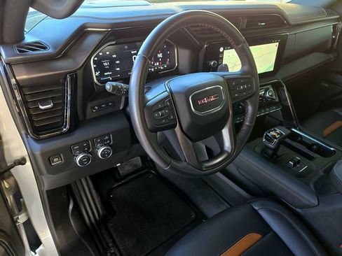 Used 2022 GMC Sierra 1500 AT4 w/ AT4 Premium Package AWD/4WD image 11