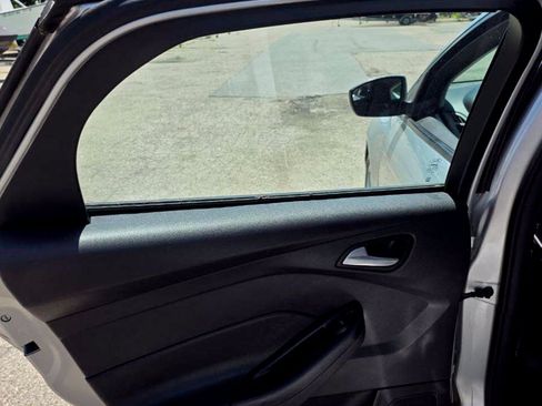 Used 2014 Ford Focus SE FWD image 14