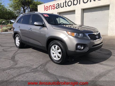 Used 2012 Kia Sorento LX w/ V6 Convenience Pkg FWD image 2