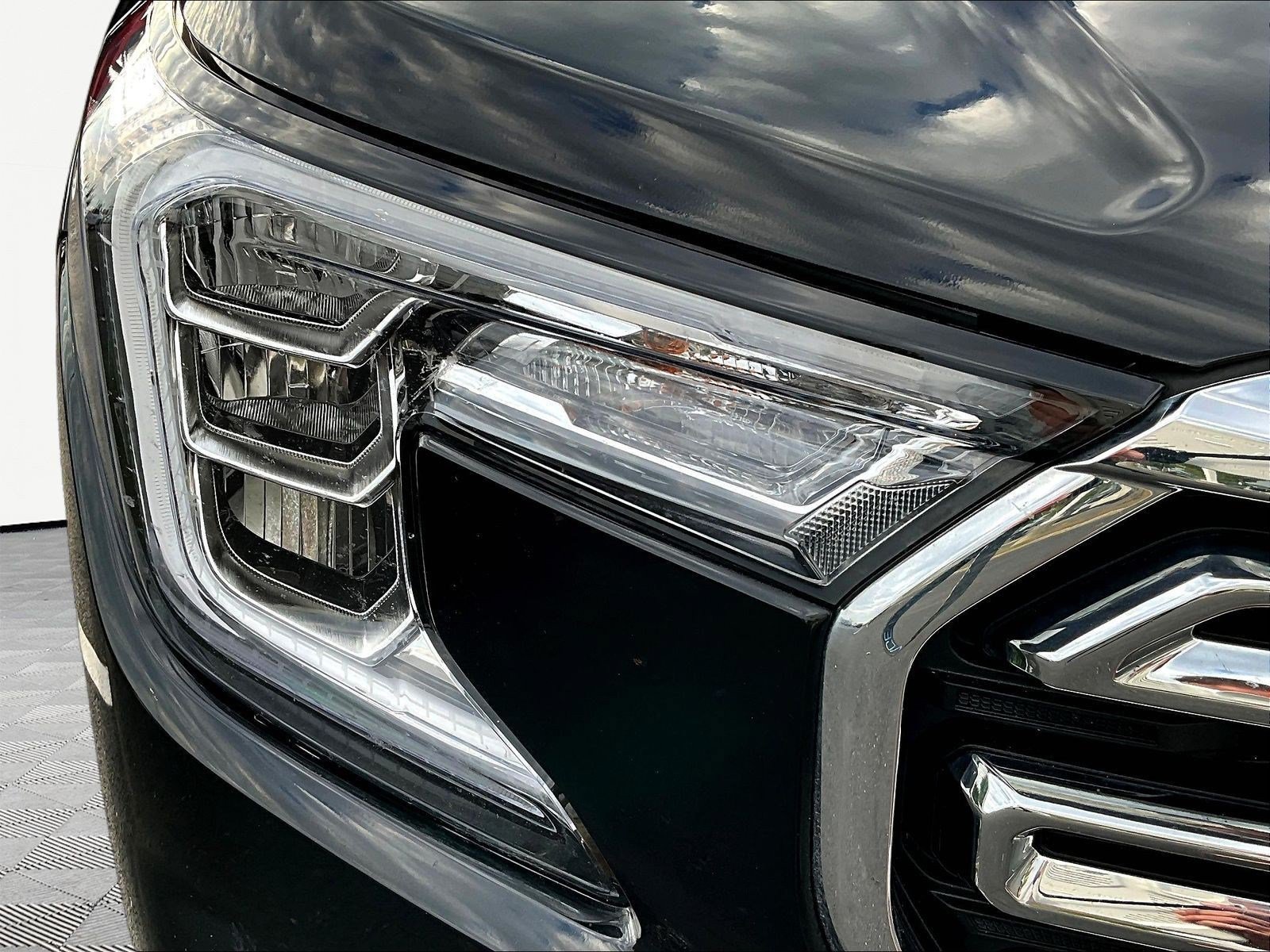 Used 2022 GMC Terrain SLT w/ LPO, 'HIT The Road' Package FWD image 31