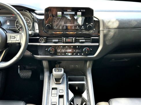 Used 2024 Nissan Pathfinder SL w/ SL Premium Package FWD image 29