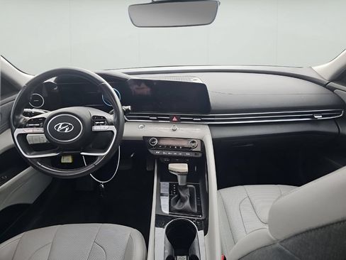 Used 2023 Hyundai Elantra Limited FWD image 7