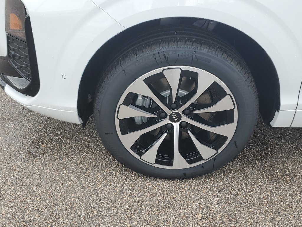 New 2026 Audi Q3 quattro 2.0T AWD/4WD image 13