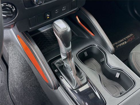 Used 2025 Nissan Frontier PRO-4X image 16