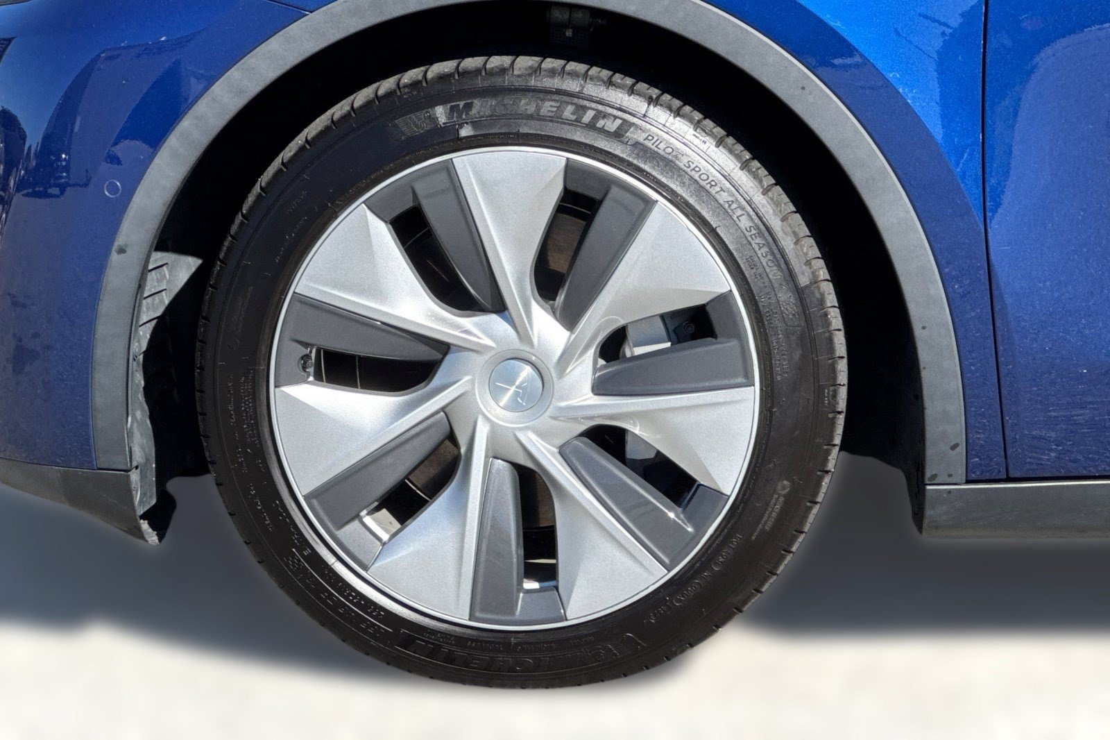 Used 2021 Tesla Model Y Long Range AWD/4WD image 10