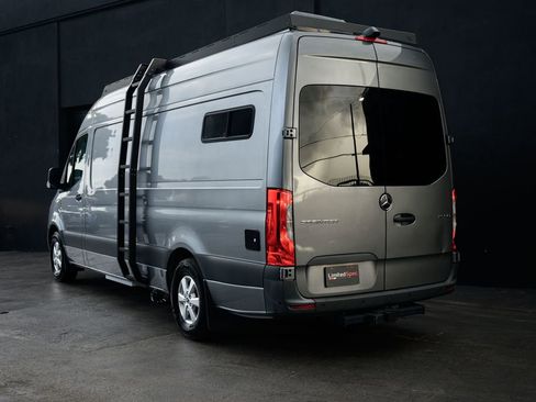 Used 2022 Mercedes-Benz Sprinter 2500 image 12