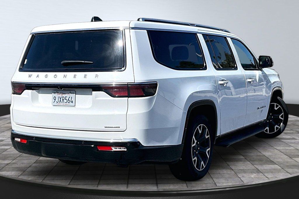 Certified 2024 Jeep Wagoneer L Series III w/ Flexible Seating Group AWD/4WD image 19