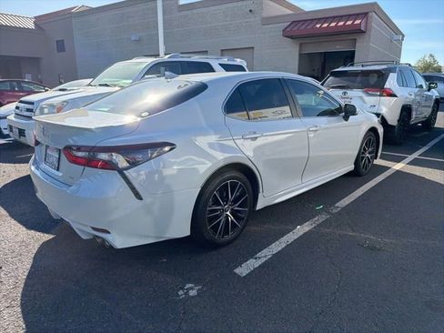 Used 2022 Toyota Camry SE FWD image 7