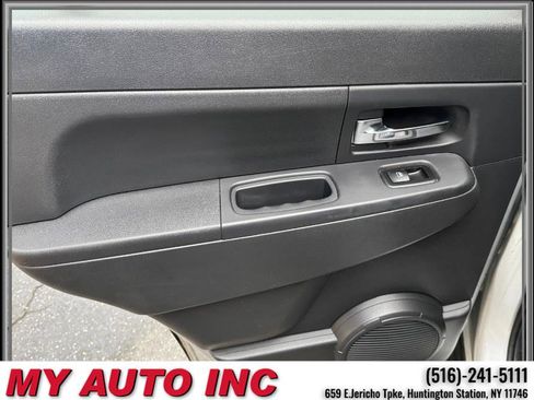 Used 2012 Jeep Liberty Sport image 33