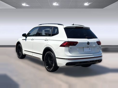 Used 2022 Volkswagen Tiguan SE R-Line AWD/4WD image 3