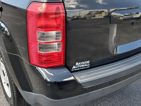 Used 2016 Jeep Patriot Sport w/ Power Value Group image 24