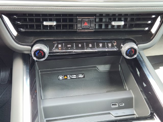 New 2026 Chevrolet Tahoe High Country AWD/4WD image 15