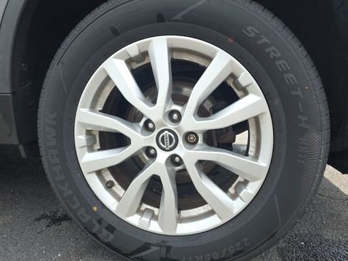 Certified 2018 Nissan Rogue SV AWD/4WD image 9