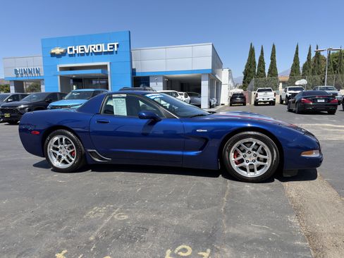 Used 2004 Chevrolet Corvette Z06 w/ Z06 Preferred Equipment Group RWD image 9
