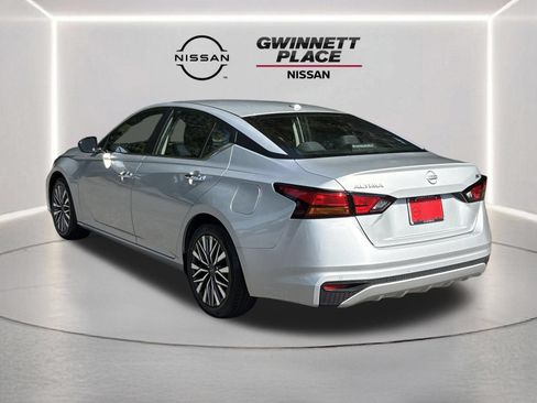 Certified 2024 Nissan Altima 2.5 SV FWD image 20