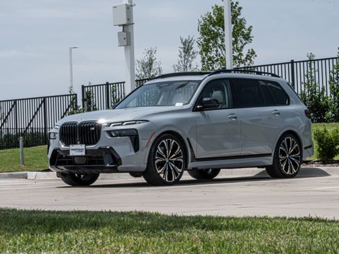 Certified 2023 BMW X7 M60i w/ Executive Package AWD/4WD image 5