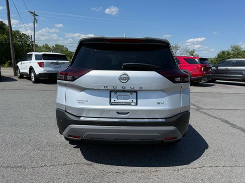Used 2022 Nissan Rogue SV FWD image 5