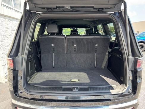 Used 2023 Jeep Wagoneer 4WD image 7
