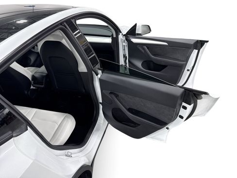 Certified 2023 Tesla Model Y Long Range AWD/4WD image 12