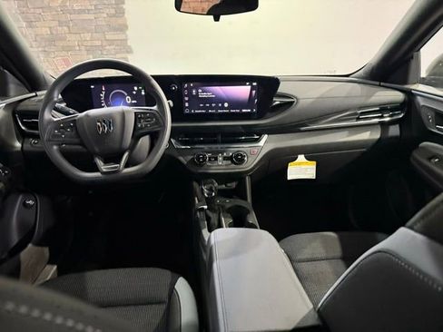 Used 2025 Buick Envista Preferred w/ Convenience II Package FWD image 26