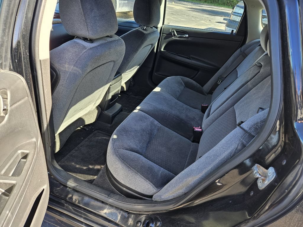 Used 2009 Chevrolet Impala LT FWD image 14