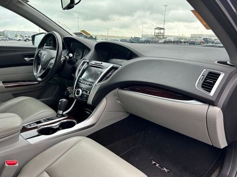Used 2015 Acura TLX FWD image 3