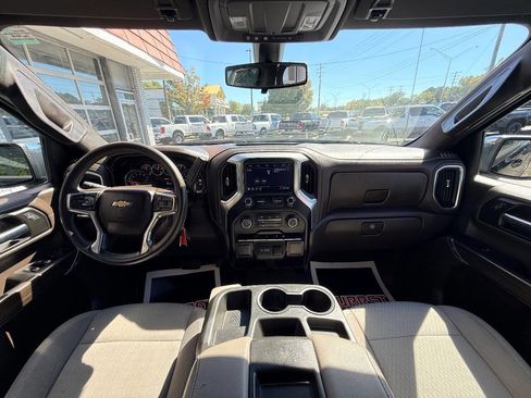 Used 2020 Chevrolet Silverado 1500 LT image 32