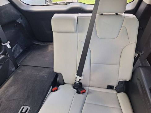Used 2025 Kia Telluride S FWD image 22