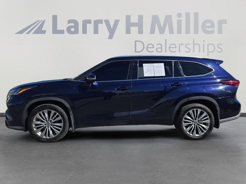 Used 2020 Toyota Highlander Platinum image 2