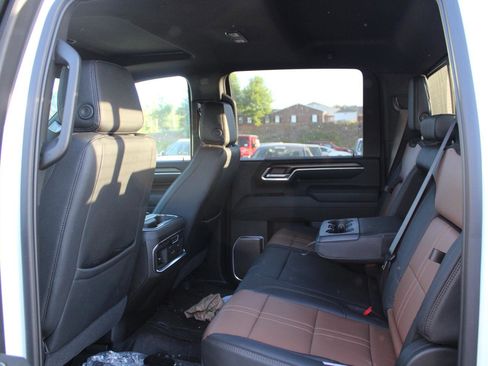 Used 2026 Chevrolet Silverado 3500 High Country w/ High Country Premium Package AWD/4WD image 7