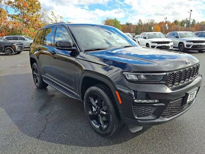Used 2025 Jeep Grand Cherokee Limited w/ Black Appearance Package