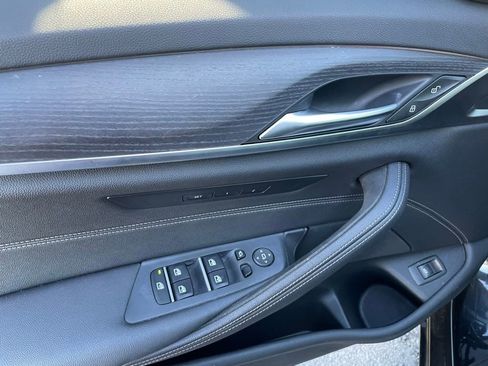 Used 2022 BMW 530i w/ Convenience Package image 12