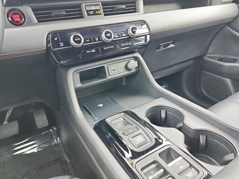 Certified 2024 Honda Pilot TrailSport image 27
