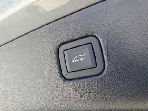 Used 2025 Chevrolet Blazer RS w/ Driver Confidence II Package image 9