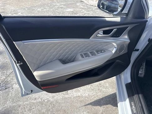 Used 2022 Genesis G70 3.3T image 20